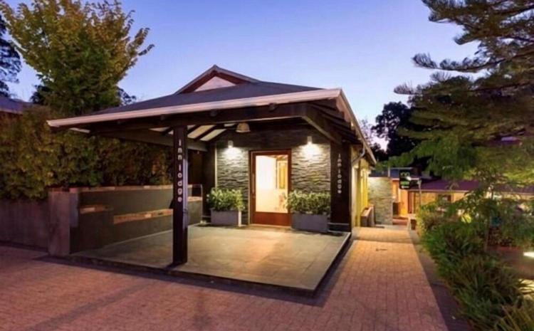 Mahogany Inn And Distillery Mahogany Creek Ngoại thất bức ảnh