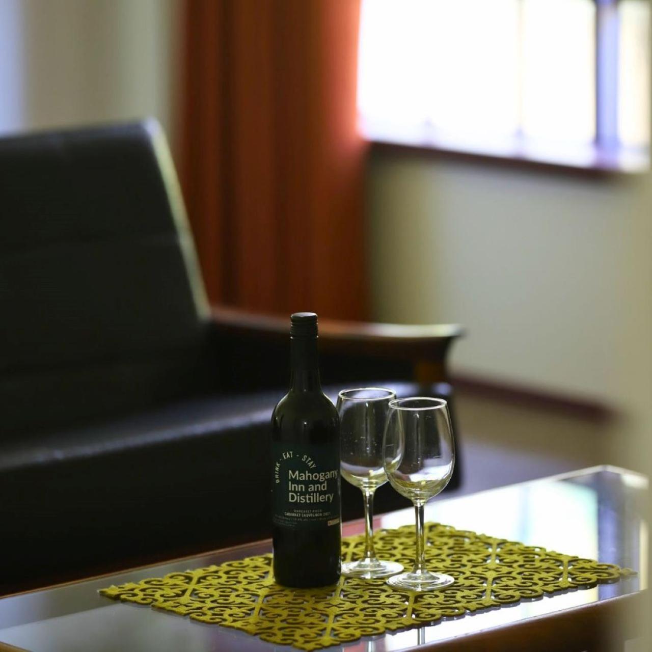 Mahogany Inn And Distillery Mahogany Creek Ngoại thất bức ảnh