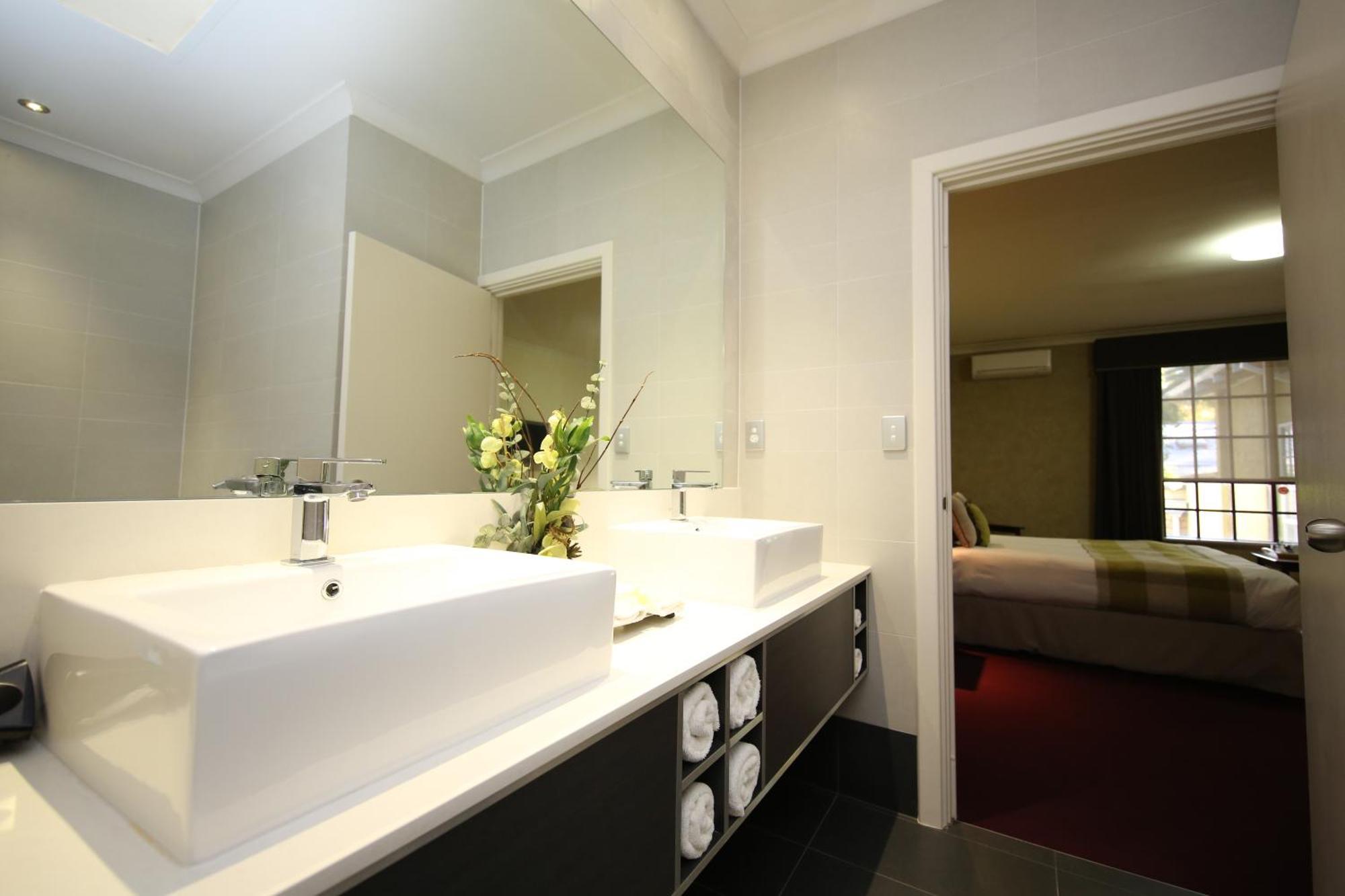Mahogany Inn And Distillery Mahogany Creek Ngoại thất bức ảnh